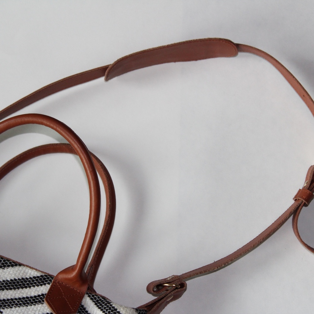 Tribe Alive Crossbody Bag - Picture 6 of 8